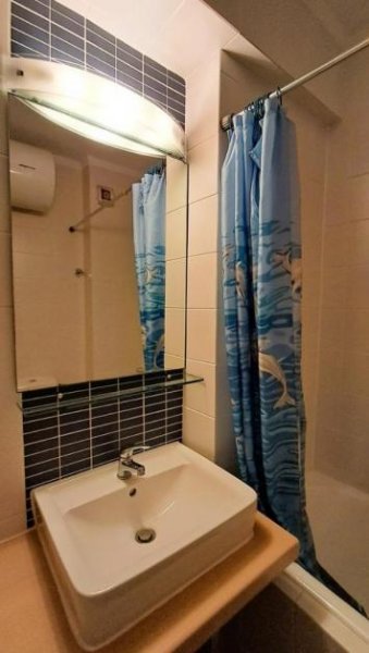 Maleme MIT VIDEO: Kreta, Maleme: Erdgeschoss-Apartment mit 2 Schlafzimmern, Garten und Gemeinschaftspool, nur wenige Schritte vom